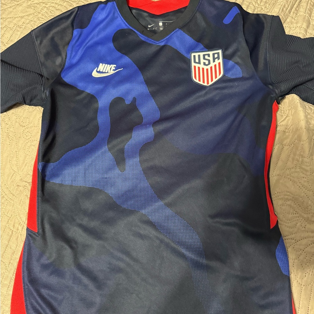 Nike Men USA Soccer Jersey